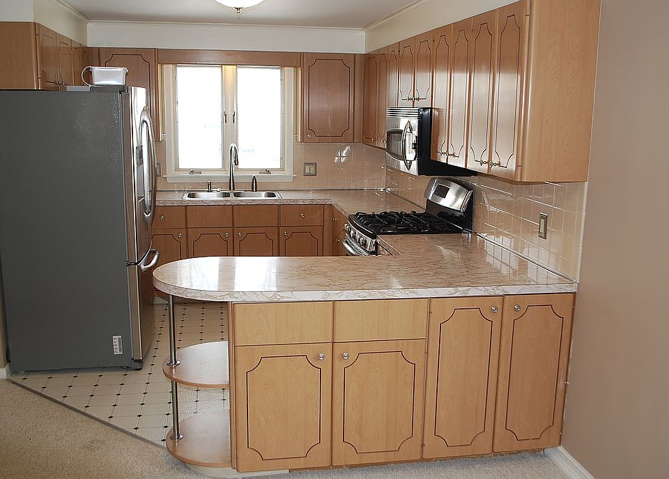 1st image of 121 Arend Ave