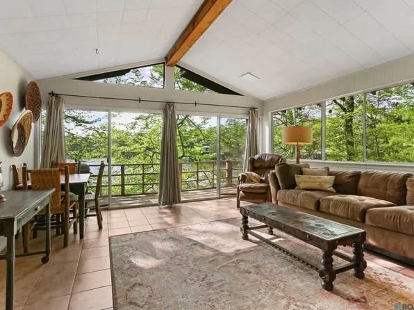 10622 Circus Ln, Saint Francisville, LA 70775