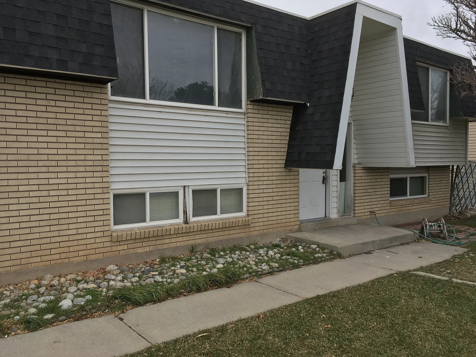 4 bed, 2141 sqft, $2,650 — Photo 2