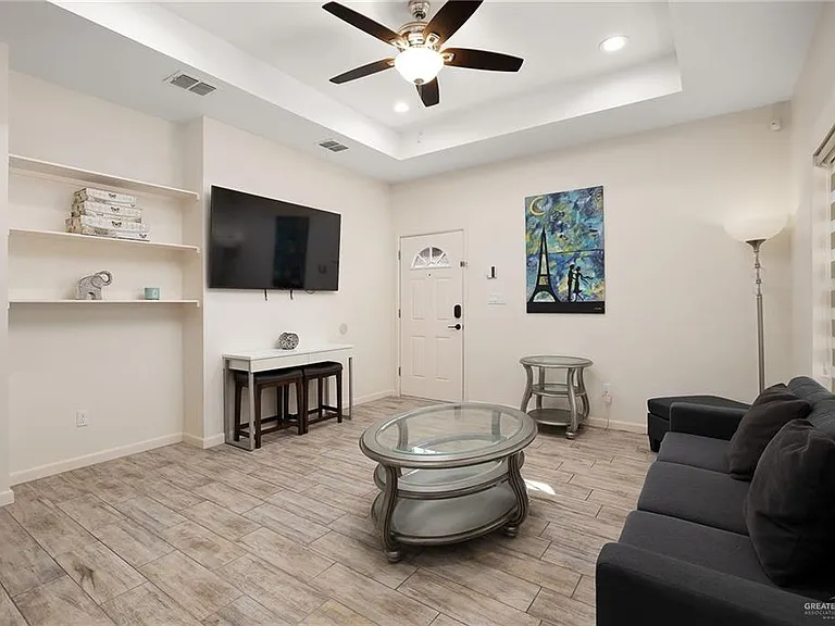 1101 W Sunset Valley St #3 — Photo 5