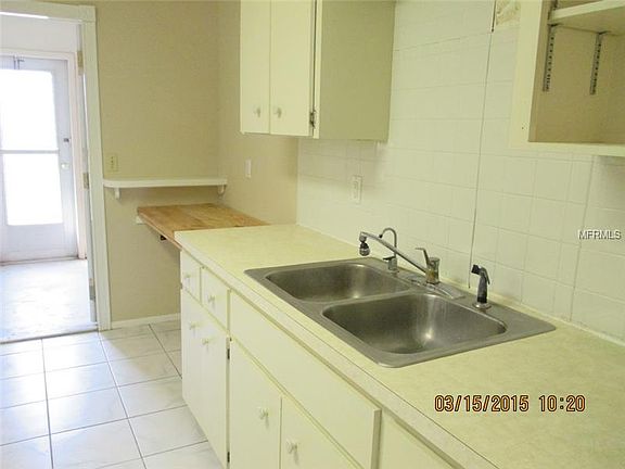 4th image of 3001 Shamrock Dr