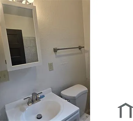 5460 Queens Ave — Photo 8