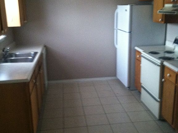 5th image of 1023-1057 W Eagle St