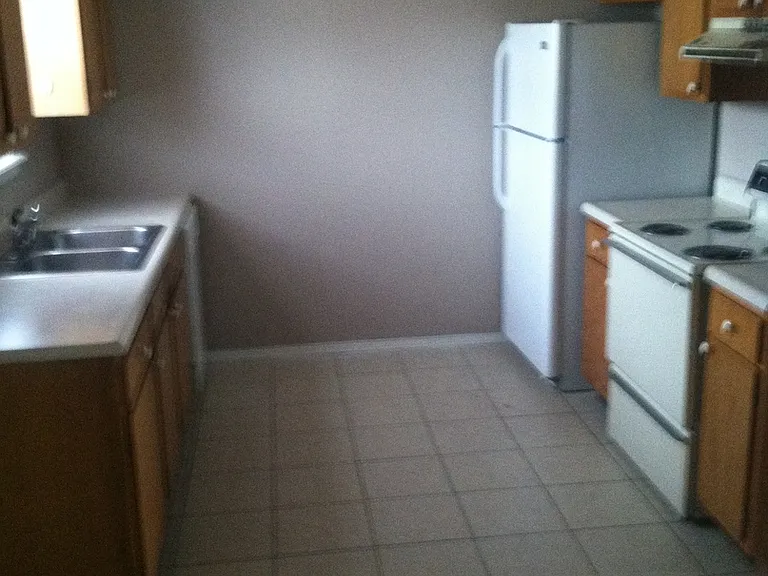 1023-1057 W Eagle St — Photo 4