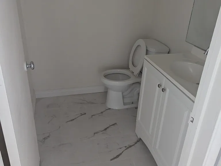 8654 Falmouth Ave #9 — Photo 4