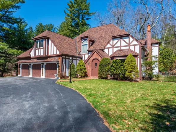 34 Georgiana Dr, Cumberland, RI 02864