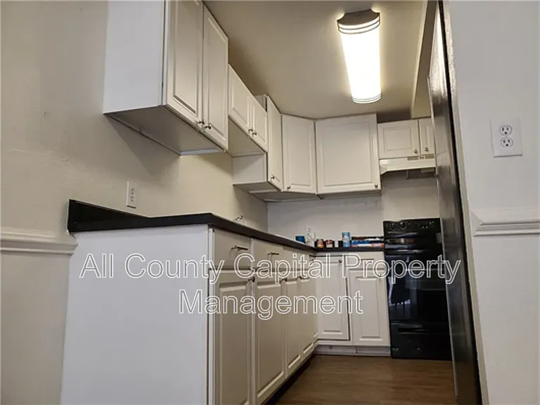 302 Carmen Ct #130 — Photo 7