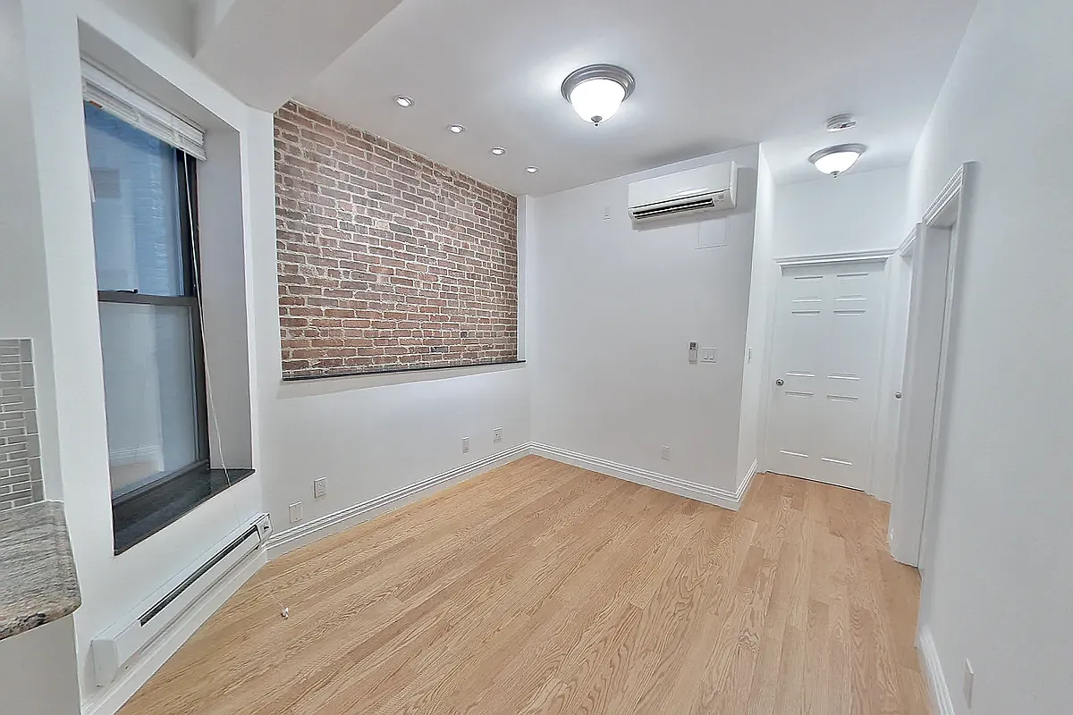 749 9th Avenue — Photo 3