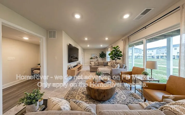 1217 Loch Ness Ln — Photo 2