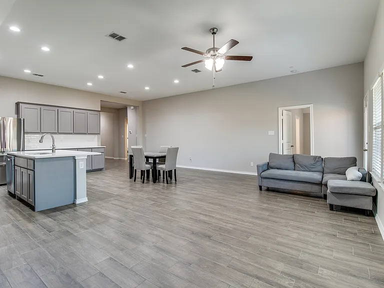 11441 Silver Queen Dr — Photo 3