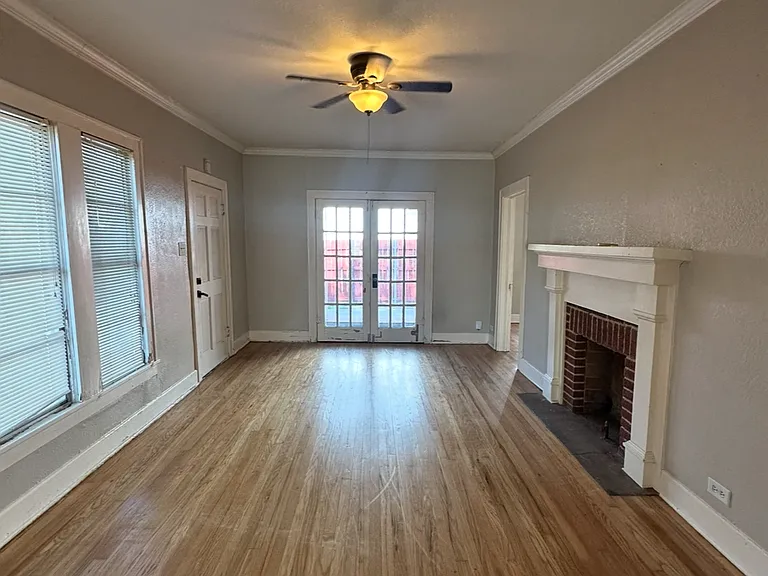 2406 W Lovers Ln — Photo 11