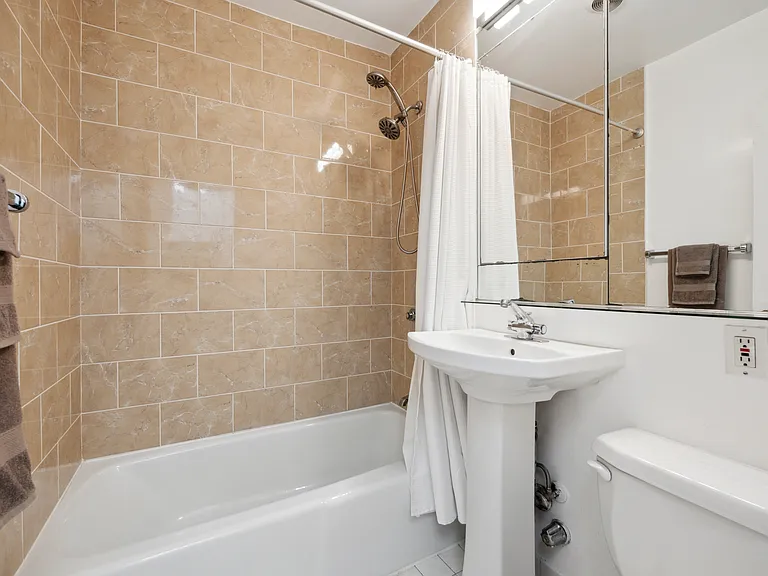 302 E 30th St #1/2 — Photo 22