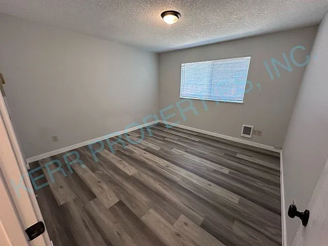 7703 NE Fremont St — Photo 10
