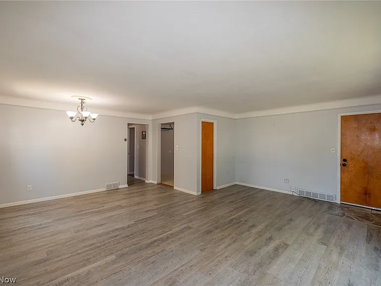 8221 Pelham Dr — Photo 13