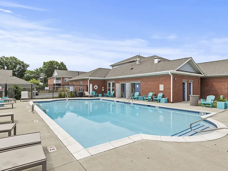 Whispering Creek Apartments — Photo 12