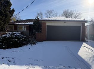 25 Mango Dr, Toronto, ON M2K2E9