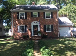 3 Stratford Rd, Newport News, VA 23601