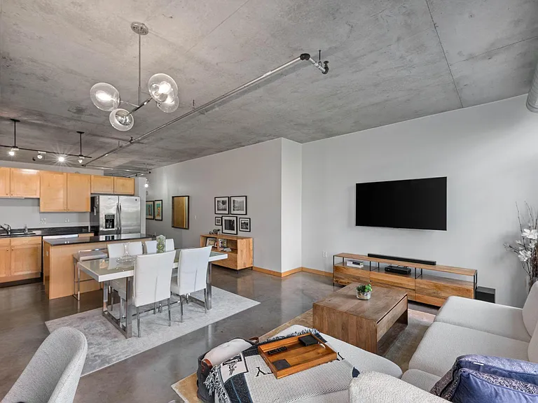 720 N 4th St #203 — Photo 6