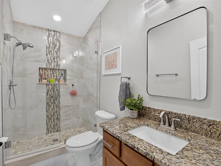 6746 Breezy Palm Dr — Photo 21