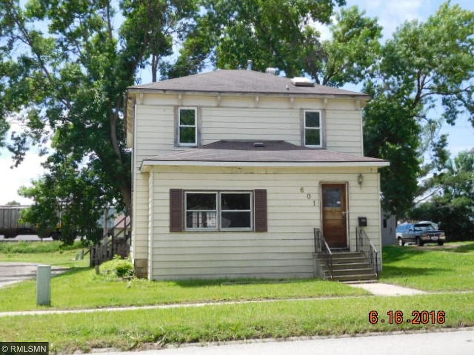 1st image of 601 Elm Ave W