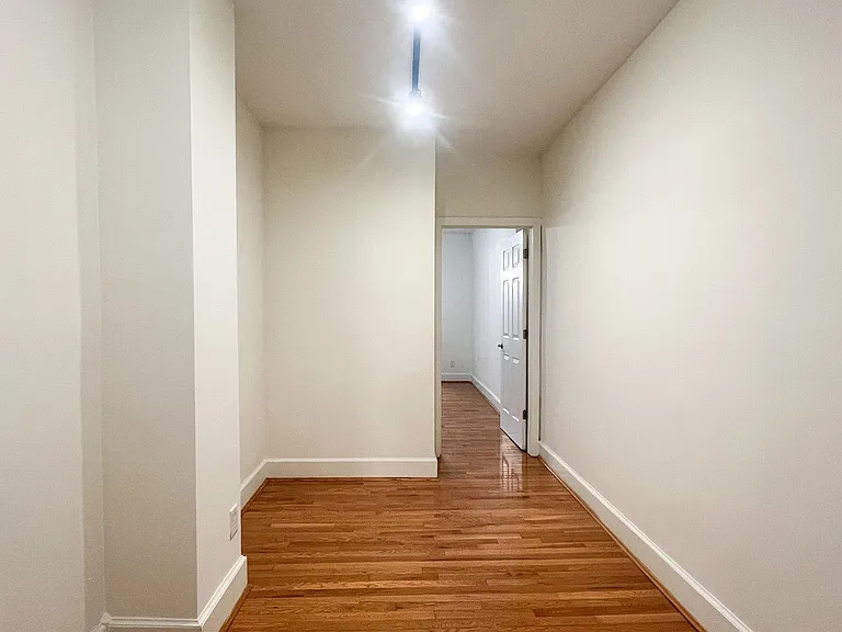 1404-06 Walnut — Photo 8