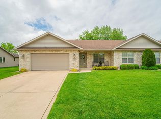9852 Hart St, Saint John, IN 46373