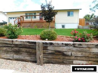427 S 7th St, Douglas, WY 82633