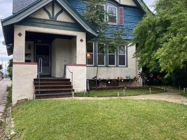 1818 E Kenwood Blvd, Milwaukee, WI 53211