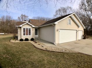4 Dani Ct, Manteno, IL 60950