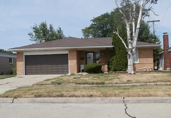30941 Moulin Ave photo 1