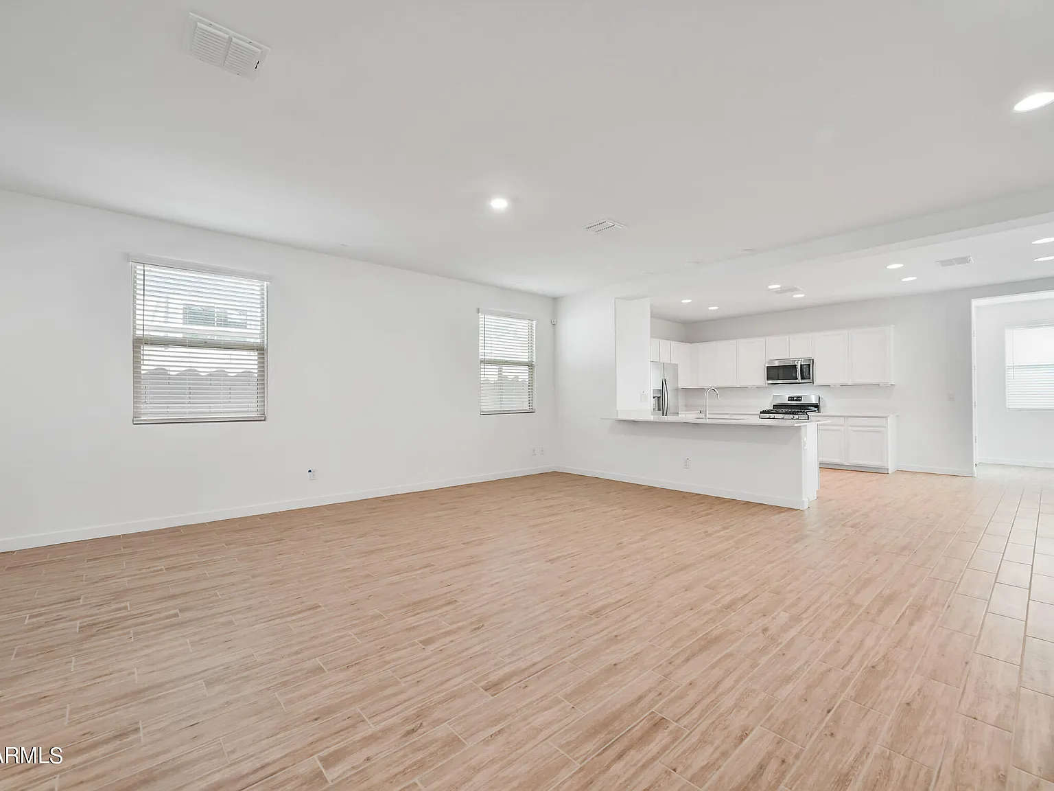 4 bed, 2.0 bath, 1792 sqft, $2,095 — Photo 4