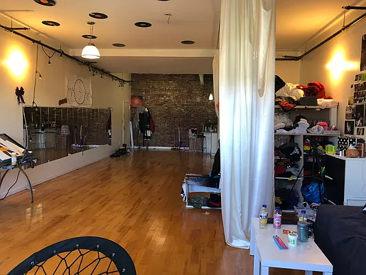 Rented by Rennit Inc. | media 16