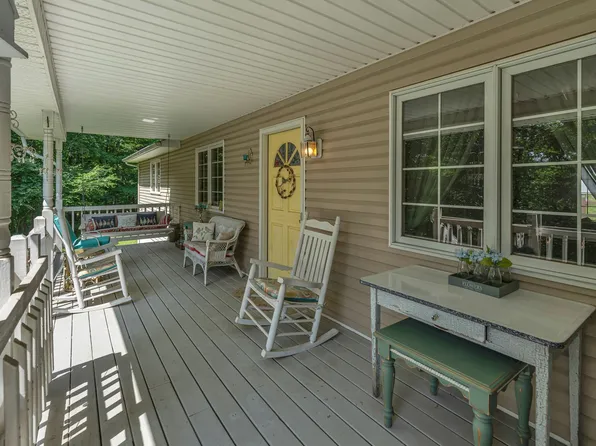 3 Copperas Branch Rd, Leoma, TN 38468