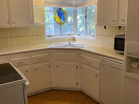 5th image of 527 Loretto Ave