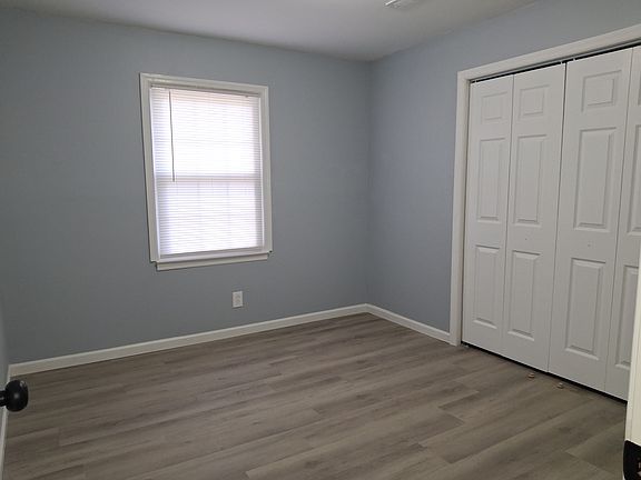 4th image of 606 S Poplar Ave