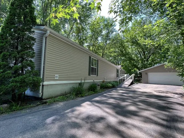 W4378 Tomahawk Ln, Cecil, WI 54111