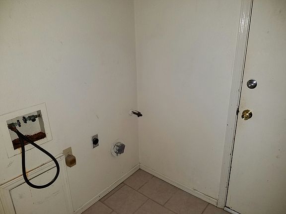 4th image of 3405 Red Sails Dr