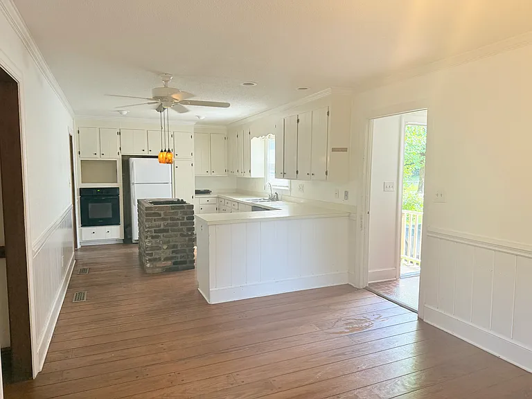 1493 Foxhall Dr — Photo 6