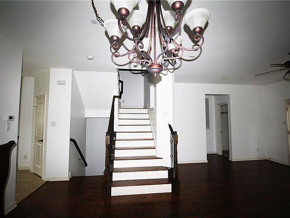 4th image of 7844 Fox Horn Dr