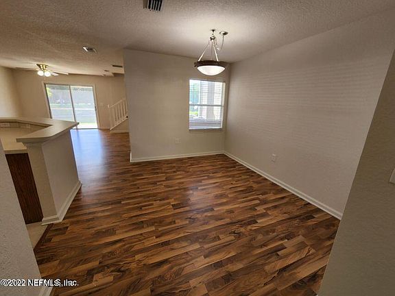 3rd image of 8550 ARGYLE BUSINESS Loop #202