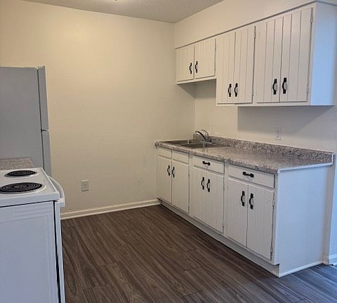 2nd image of 302 13th Ave #3A