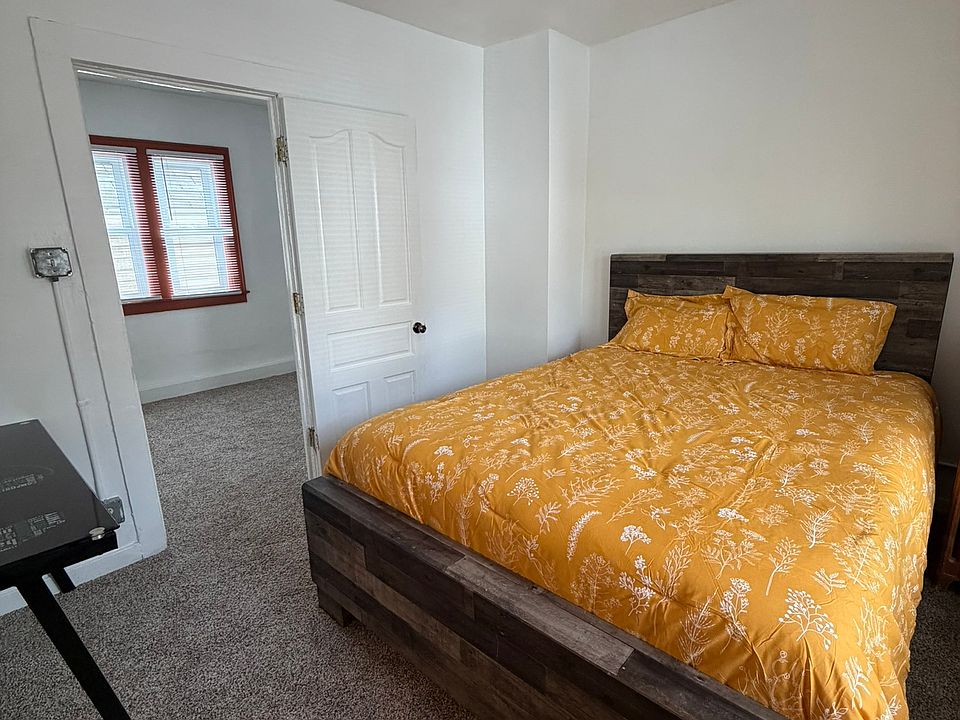 1st image of 694 Desoto St #3