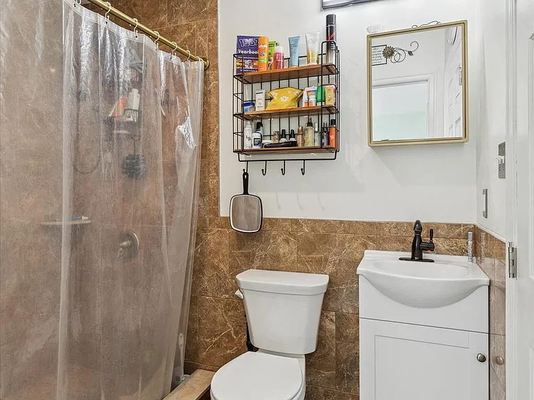 207 Delmar St #2 — Photo 9