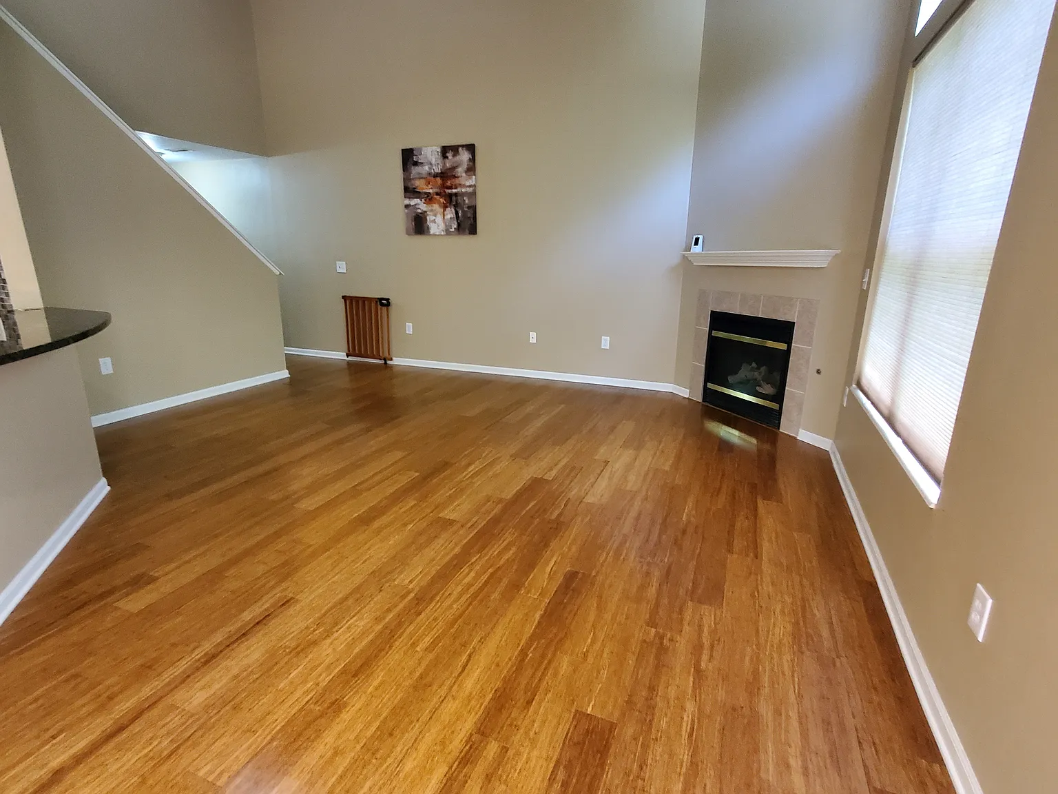 3 bed, 2.5 bath, 1537 sqft, $2,400 — Photo 2