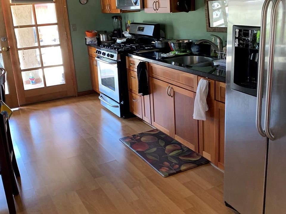 2nd image of 70 Meadow Ter