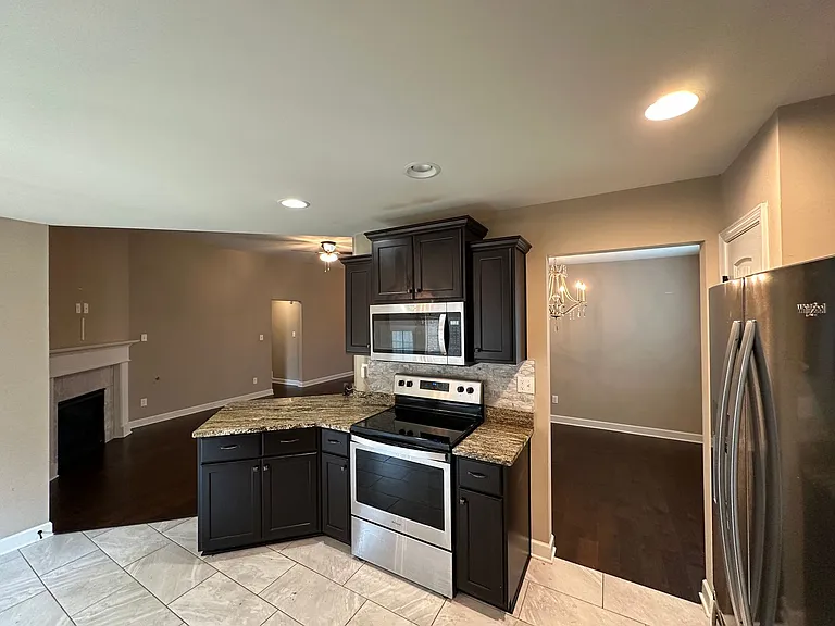 8053 Switzer Dr — Photo 6