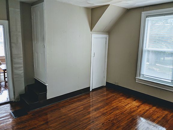 975 Church bedroom off kitchen_08252018
