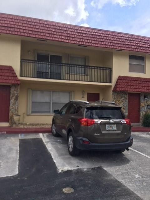 1st image of 4164 SW 65th Ave #85