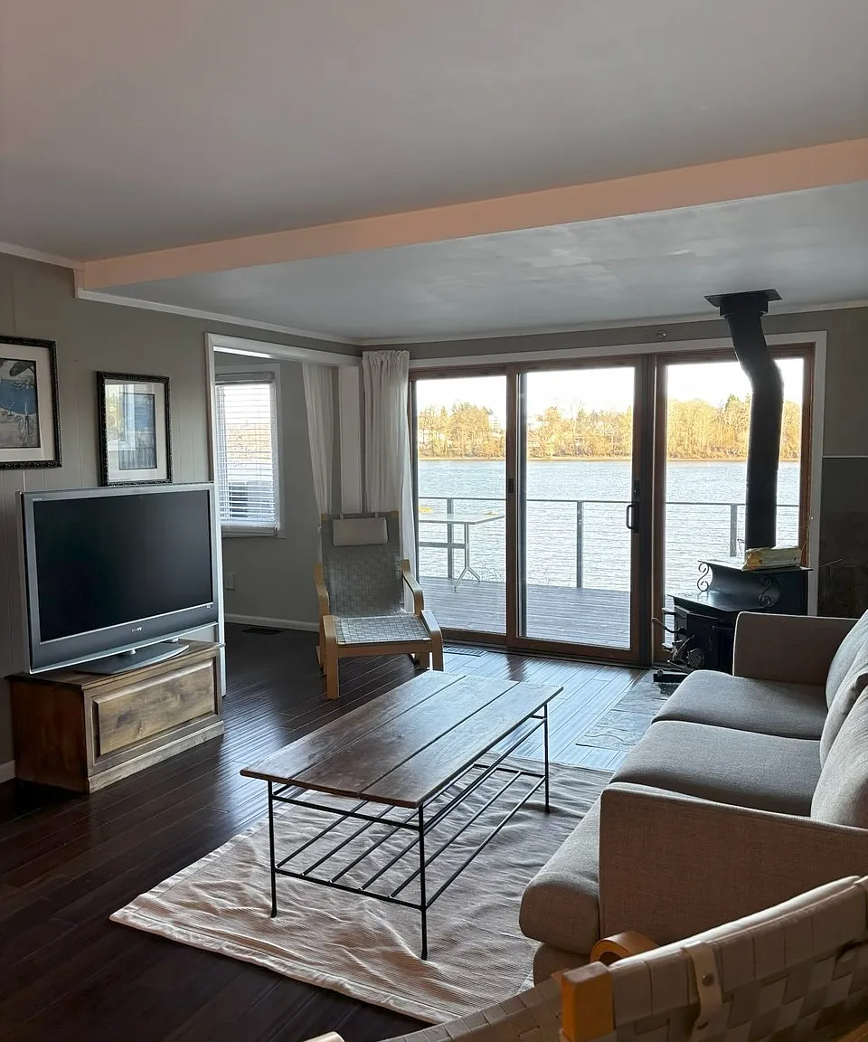 7356 S Miles Pl — Photo 2