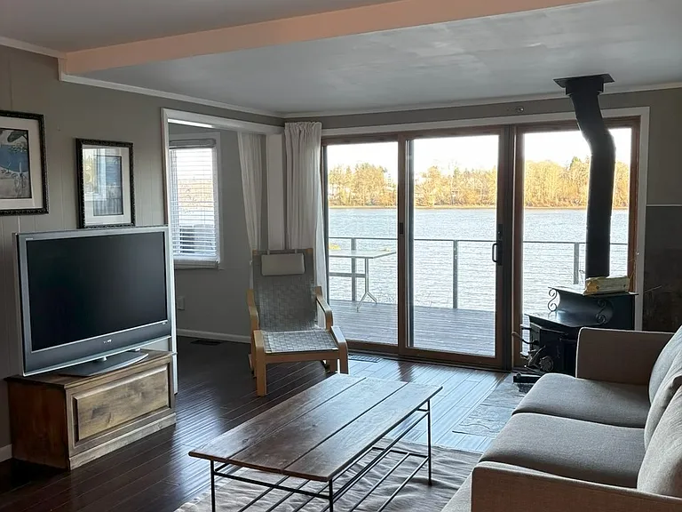 7356 S Miles Pl — Photo 2